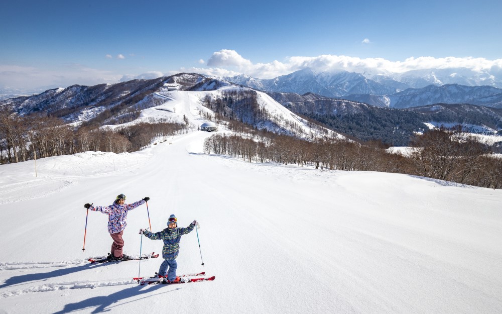 新潟「舞子スノーリゾート」へ楽々アクセスの春スキー＆スノボ旅【春